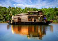 Discover the beauty of Kerala – Beaches, Backwaters, and Houseboats