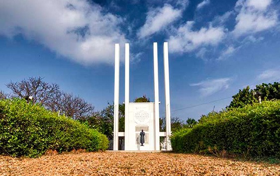 Pay Homage to the Valiant Soldiers at French War Memorial 